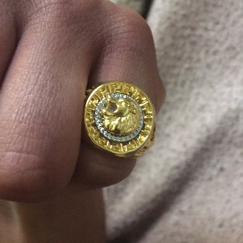 Gold ring with lion